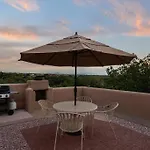 Scenic Downtown Escape Apartamento *