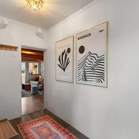 Scenic Downtown Escape Apartment