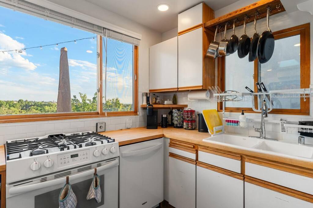 Scenic Downtown Escape Apartment Santa Fe